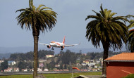 La gaita suena en el primer vuelo Ginebra-A Coruña