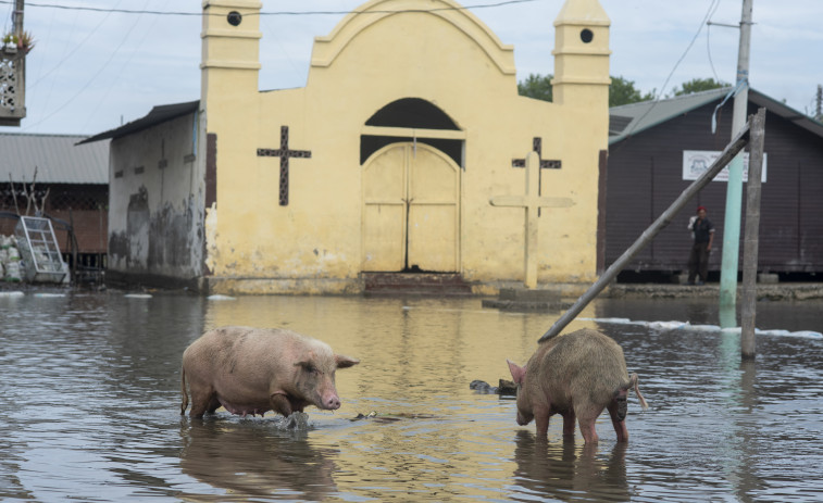 La naturaleza se ensaña con las comunidades afectadas por el terremoto en Ecuador