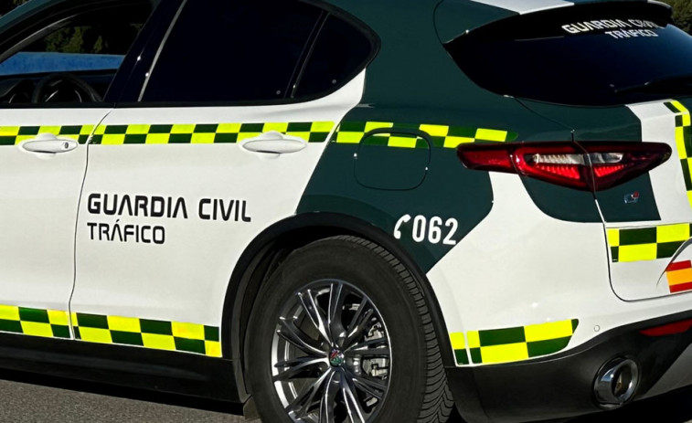 La Guardia Civil se despliega en una urbanización de Almería por un hombre atrincherado disparando