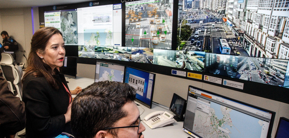 La nueva sala de pantallas de tráfico de la Policía Local de A Coruña