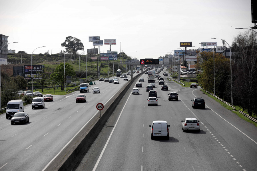 El BNG exige que Alfonso Molina tenga carril bus y la Marea que no sea una autopista