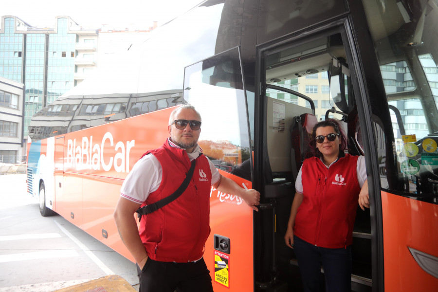 Los buses rojos de BlaBlaCar ya conectan A Coruña con París
