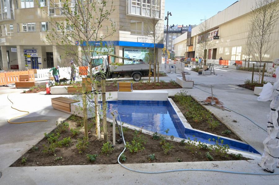 Llega a Alcalde Marchesi el pavimento azul que recordará el cauce soterrado del río Monelos