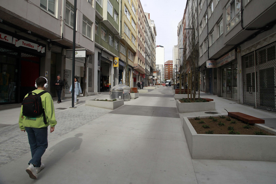 Reportaje | ‘Ramón Tiramillas’ o la nueva gran vía peatonal en Os Mallos