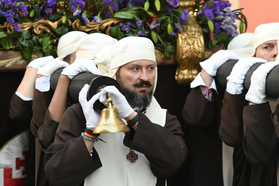 El Jueves Santo evidencia el fervor de los coruñeses a Jesús Nazareno