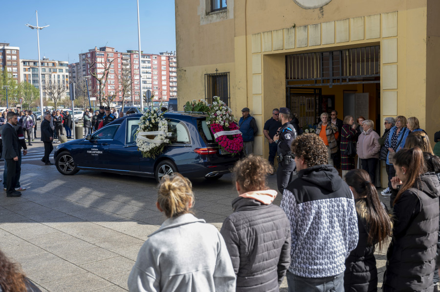 El barrio pesquero despide a su vecino fallecido en el ‘Vilaboa Uno’