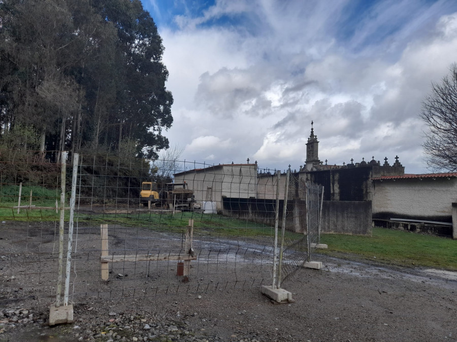 El primer centro cívico de Cerneda se ubica en el entorno de la iglesia