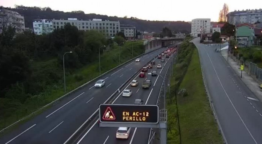 Un coche averiado en la AP-9 causa siete kilómetros de retenciones en la entrada a A Coruña