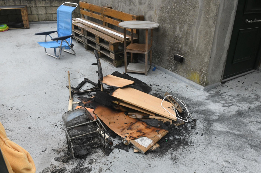 El incendio de un portátil lleva a los Bomberos coruñeses hasta Elviña