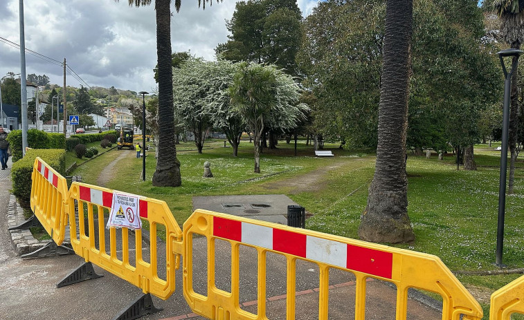 La tala de árboles en el parque de Pablo Iglesias causa alarma entre los vecinos de Betanzos