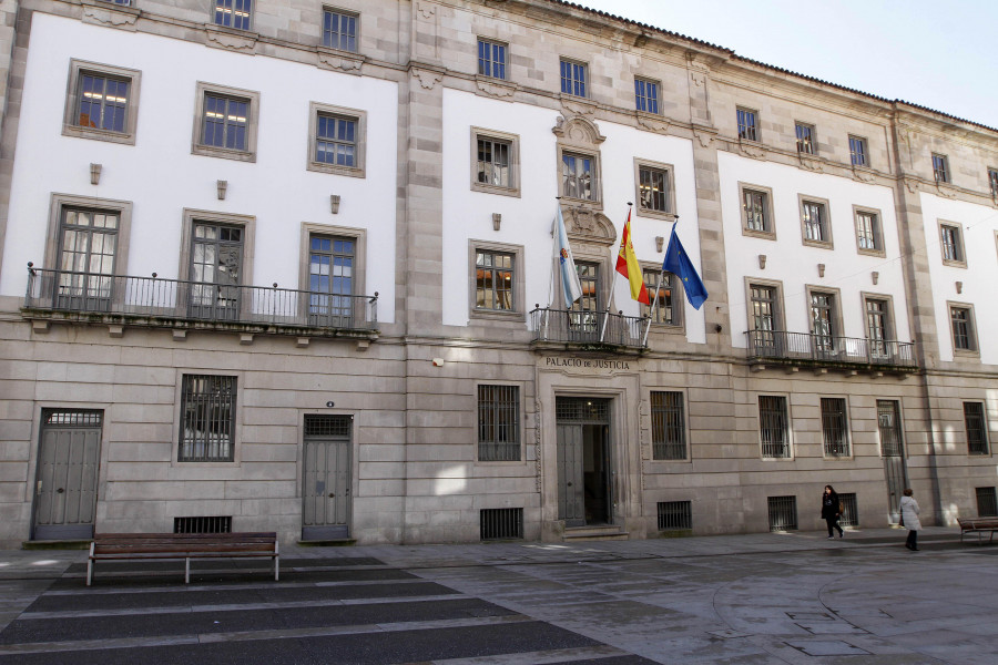 Cinco años de cárcel para un hombre que roció su casa con gasolina para matar a su pareja en Pontevedra