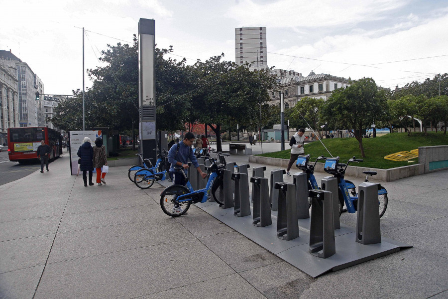 Los usuarios de BiciCoruña montan el doble las eléctricas que las mecánicas