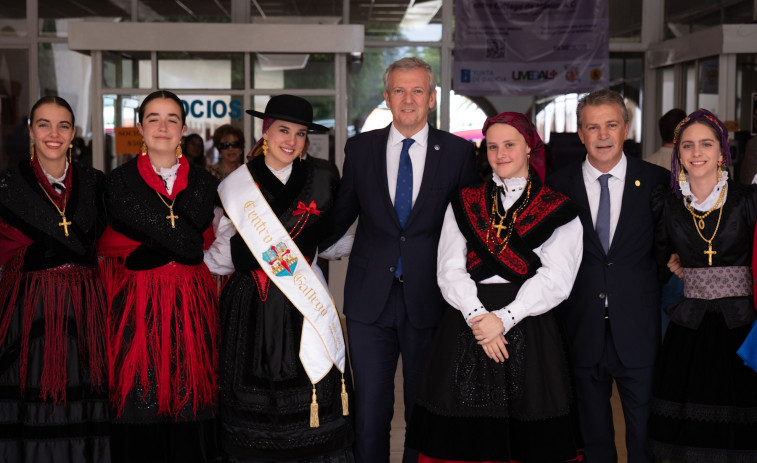 Rueda visita el Centro Gallego de México y reconoce que Galicia está 