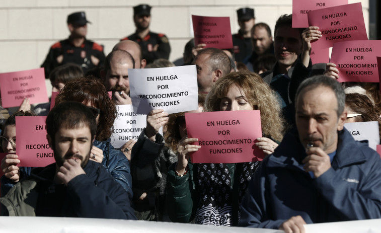 Un 85% de los funcionarios secundan la huelga de justicia en su primera jornada