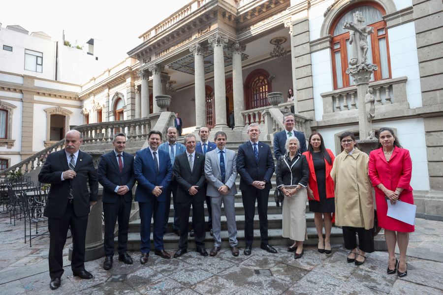 Rueda anima a los empresarios mexicanos a invertir en Galicia por su posición estratégica