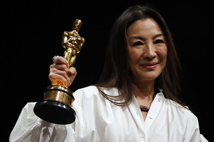 La actriz Michelle Yeoh: "Una mujer ordinaria puede ser una superheroína"