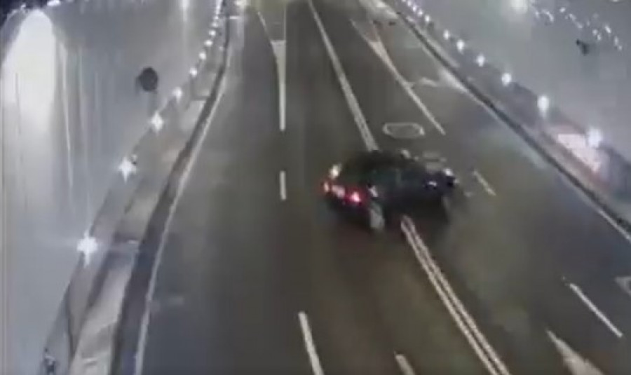 La Policía Local de A Coruña alerta sobre la velocidad con vídeos de accidentes en el túnel de María Pita