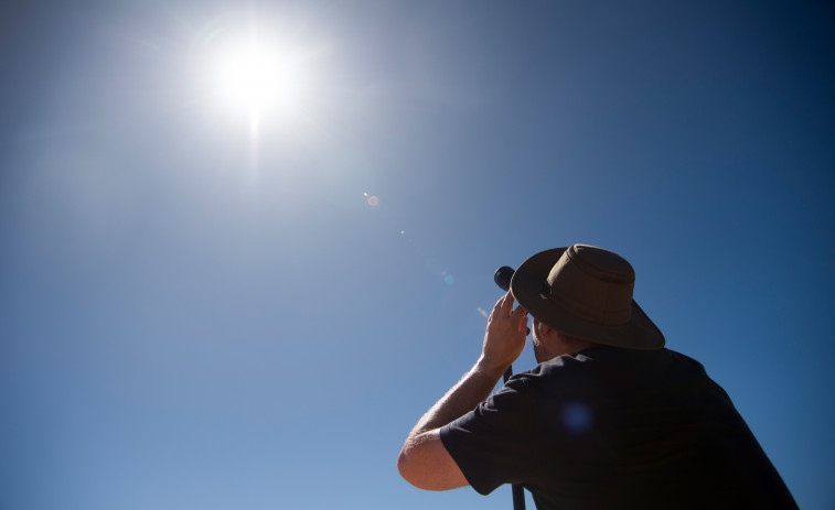 Un eclipse solar total oscurece el noroeste de Australia