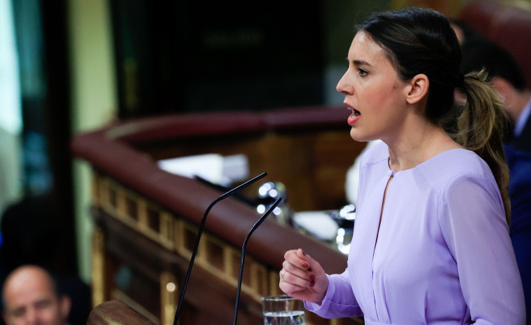 Irene Montero carga contra el PSOE en el pleno y promete 