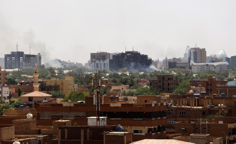 Los países se apresuran a evacuar de Sudán a sus ciudadanos por el conflicto