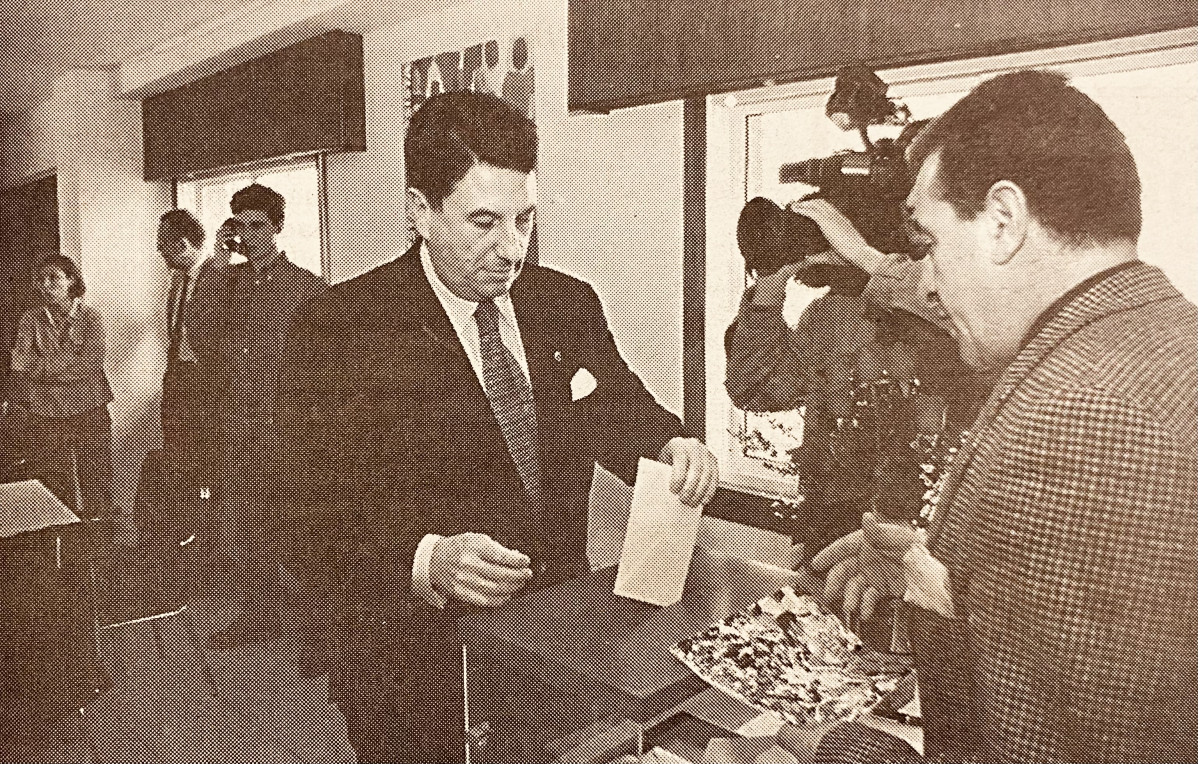 Francisco Vu00e1zquez vota 1998