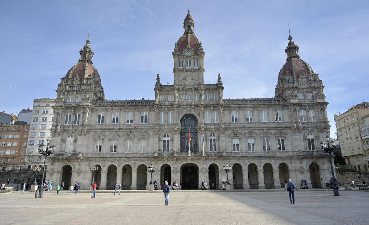 ¿Qué plaza es mejor, la de María Pita de A Coruña o la de O Obradoiro de Santiago?: Así fue la batalla