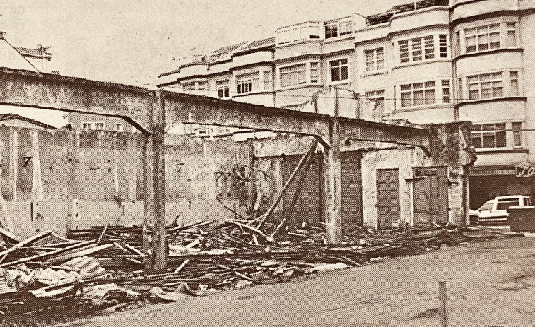 Hace 25 años: Alvedro se ampliará en 2022 y Ruinas ordena demoler el aparcamiento de General Sanjurjo