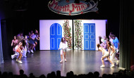 El IES Manuel Murguía representa el musical “Mamma Mia!”