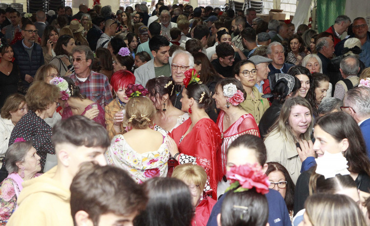 A Coruña se viste de flamenco y celebra  la Feria de Abril desde Méndez Núñez