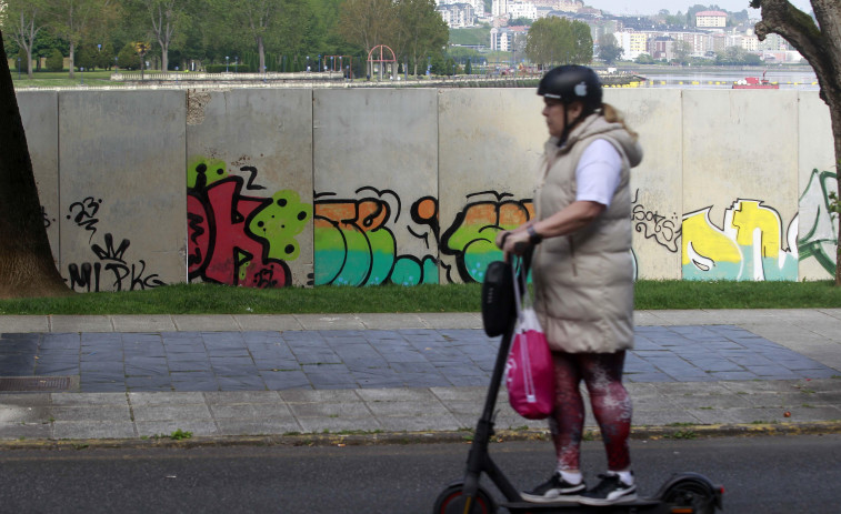 Reportaje | Un ‘tetris’ de arte callejero en las barreras acústicas de la ría de O Burgo