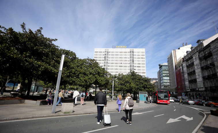 Demandan una iluminación “más adecuada” en la plaza de Pontevedra y todo su entorno