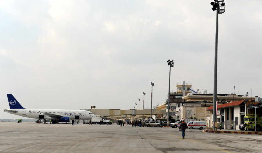 El Aeropuerto de Alepo, cerrado tras un mortal ataque israelí, dice Siria