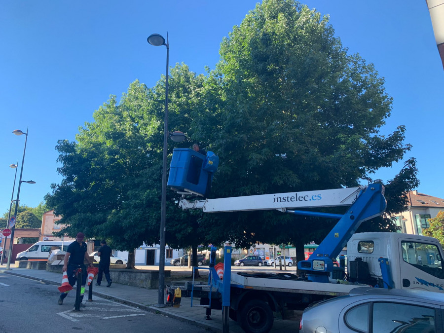 Cambre controla a distancia y con la wifi municipal el alumbrado público