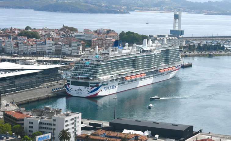 El Puerto de A Coruña renovará los amarres y las defensas del muelle en el que atracan los cruceros