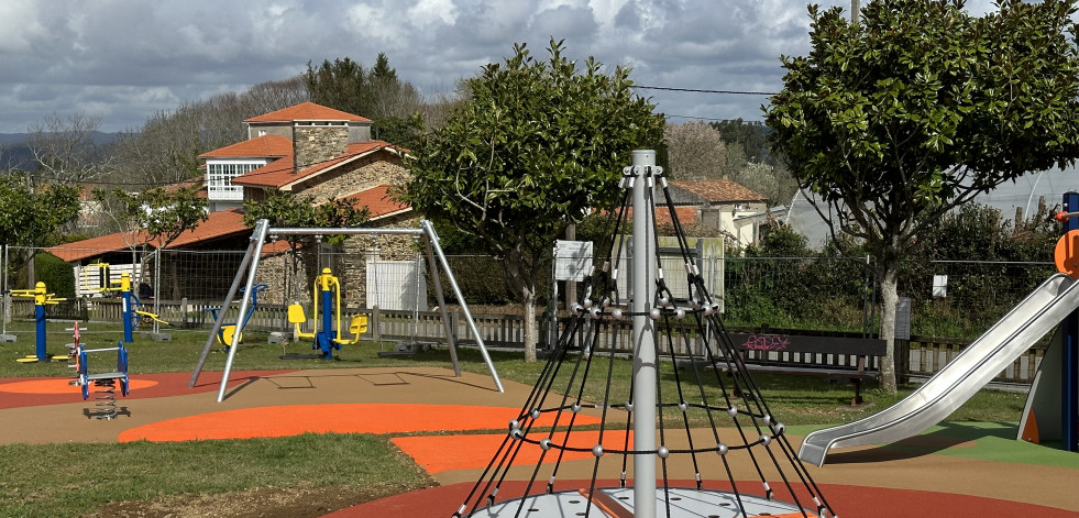 Bergondo abre los parques infantiles de Vixoi y Cortiñán tras su reforma