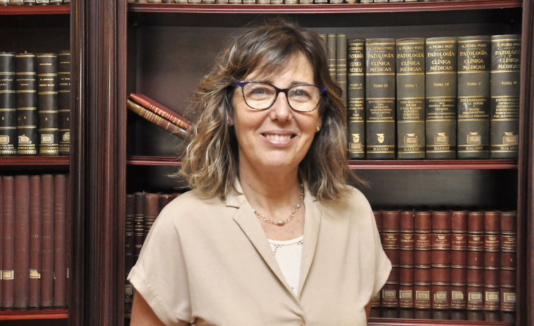 Rosa Arroyo, Medalla de Oro y Brillantes del Colegio Médico de A Coruña