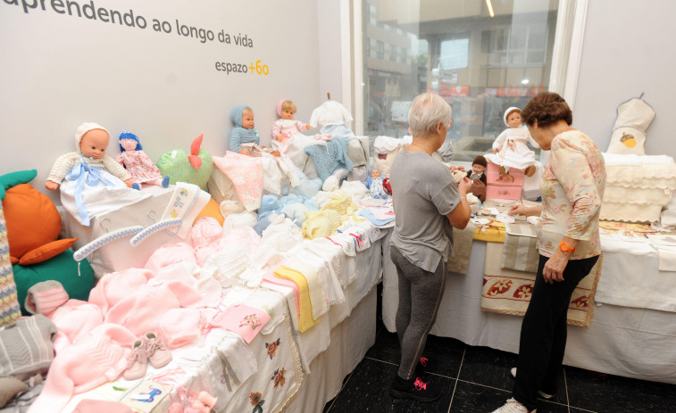 El Espazo +60 Afundación de A Coruña organiza una tienda solidaria en favor de la Fundación Degén