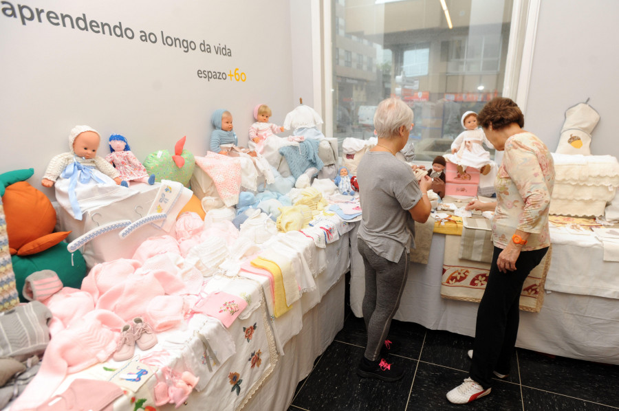El Espazo +60 Afundación de A Coruña organiza una tienda solidaria en favor de la Fundación Degén