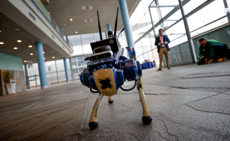 A Coruña acoge la presentación de un perro-robot con Inteligencia Artificial para invidentes