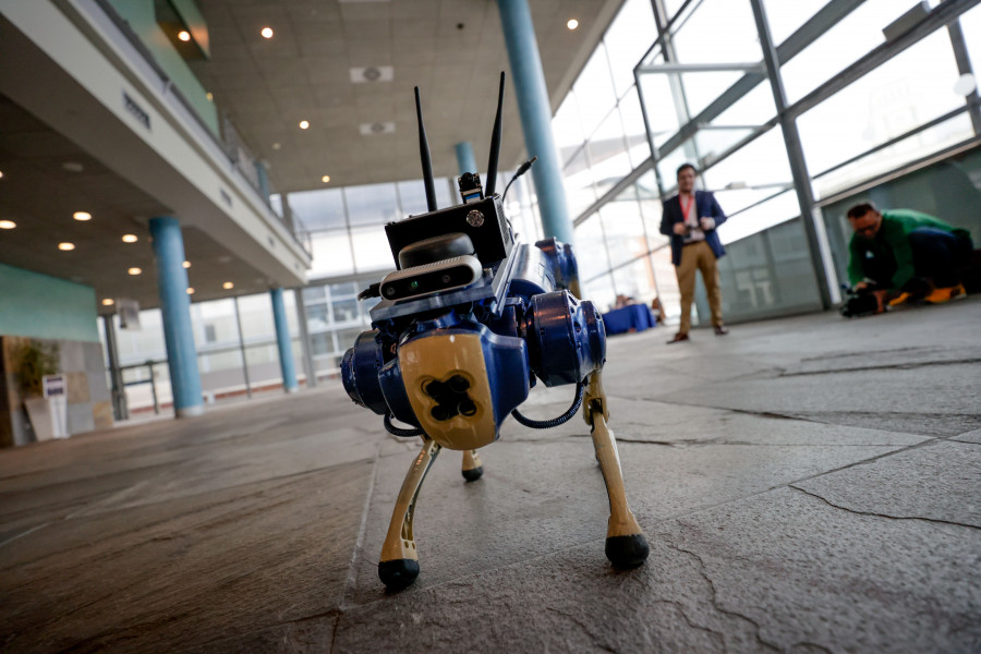 A Coruña acoge la presentación de un perro-robot con Inteligencia Artificial para invidentes