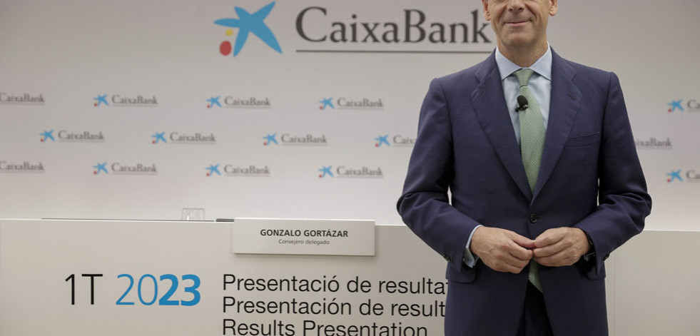 Podemos pide al PSOE aumentar los impuestos a la banca e insiste en limitar las hipotecas