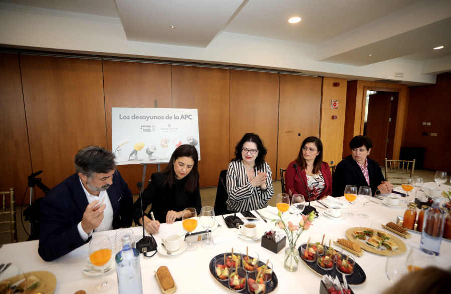 Pacma propone una Concejalía de Bienestar Animal y Unidade Local quiere transforma A Coruña en capital del surf