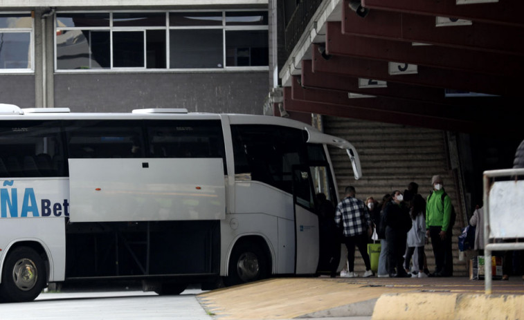 La Xunta celebra la desconvocatoria de la huelga de transporte pero no aumentará la inversión