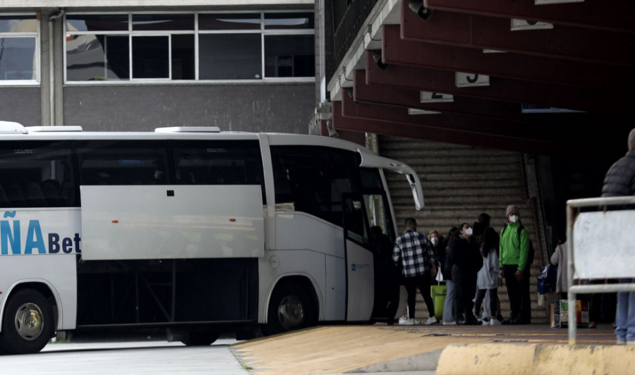 La Xunta celebra la desconvocatoria de la huelga de transporte pero no aumentará la inversión