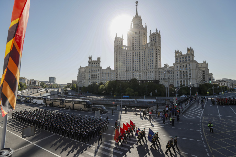 El Desfile de la Victoria arranca en la plaza Roja entre estrictas medidas de seguridad