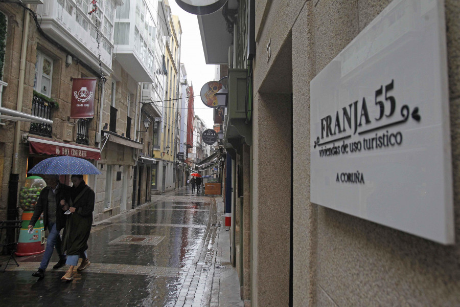 A Coruña es la tercera ciudad gallega con más viviendas turísticas: 683 pisos, según el INE