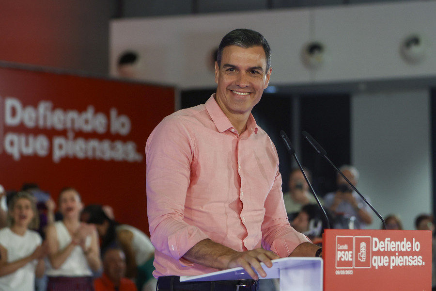 Sánchez presume de paz social mientras acusa a PP y Cs de anunciar el apocalipsis