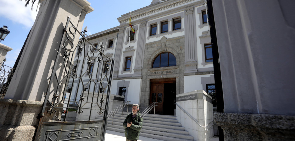 La acusada de estafar a un matrimonio de Cambre alega que tiene ansiedad y no aparece en el juicio