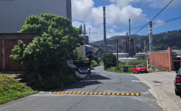 A Coruña instala badenes en la avenida de Nostián a petición del PSOE de Arteixo