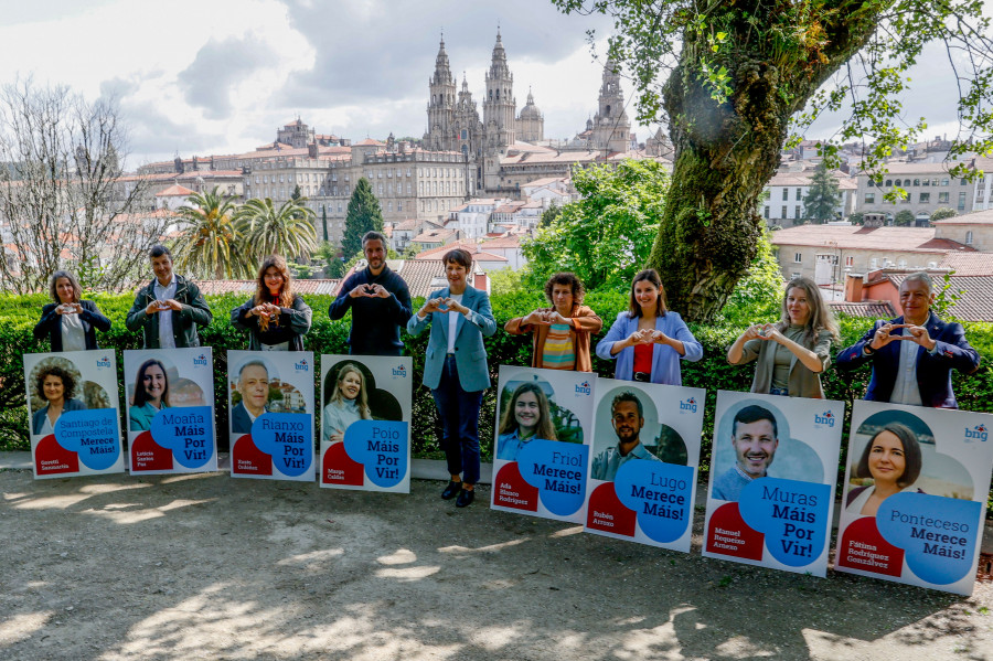Santiago, 'kilómetro cero' de la campaña: PP, BNG y PSdeG eligen la capital gallega para las pegadas centrales